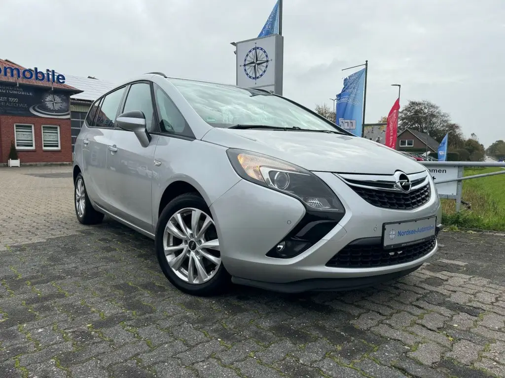 Photo 1 : Opel Zafira 2016 Essence