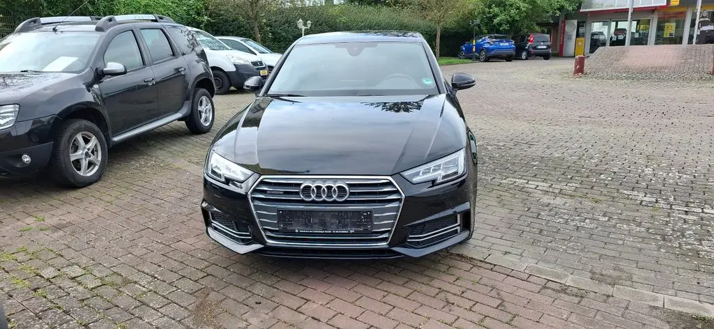 Photo 1 : Audi A4 2016 Petrol