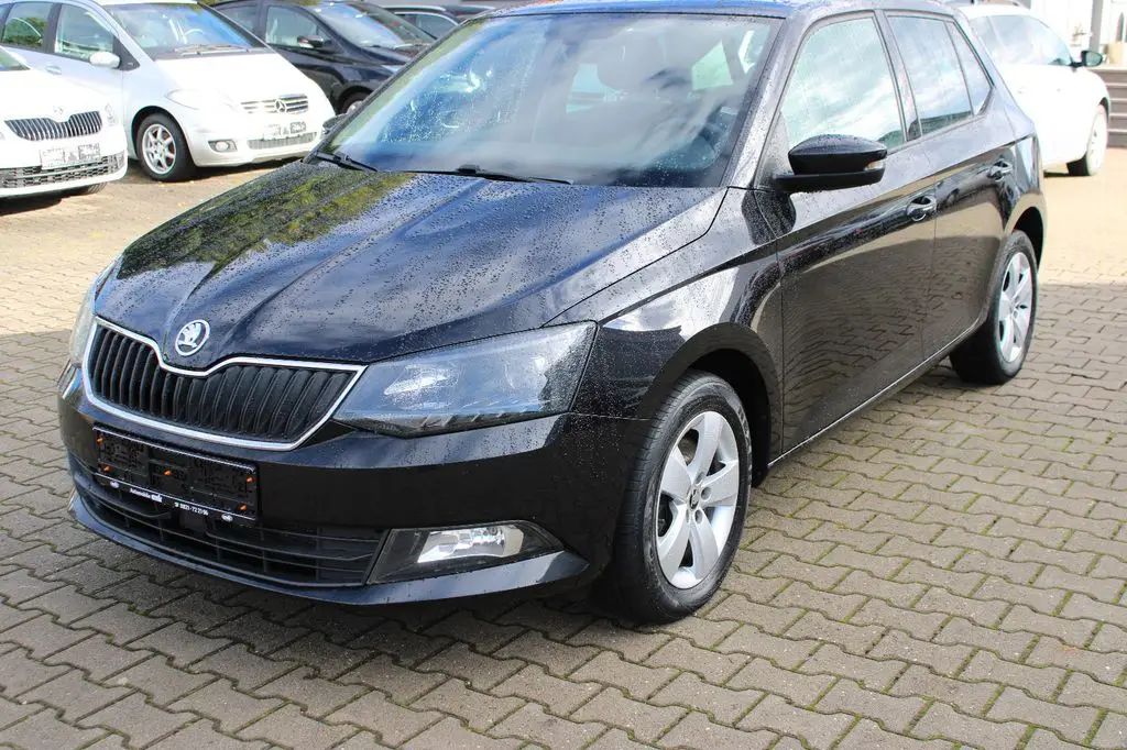 Photo 1 : Skoda Fabia 2017 Petrol