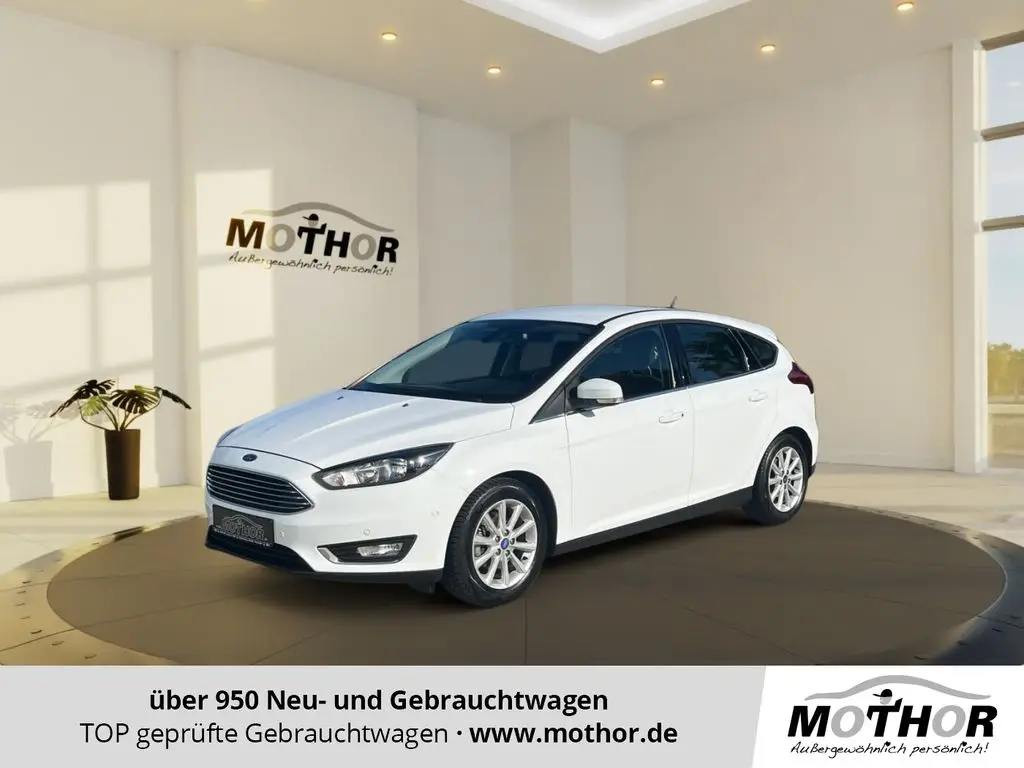 Photo 1 : Ford Focus 2015 Petrol