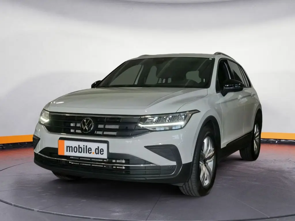 Photo 1 : Volkswagen Tiguan 2022 Essence