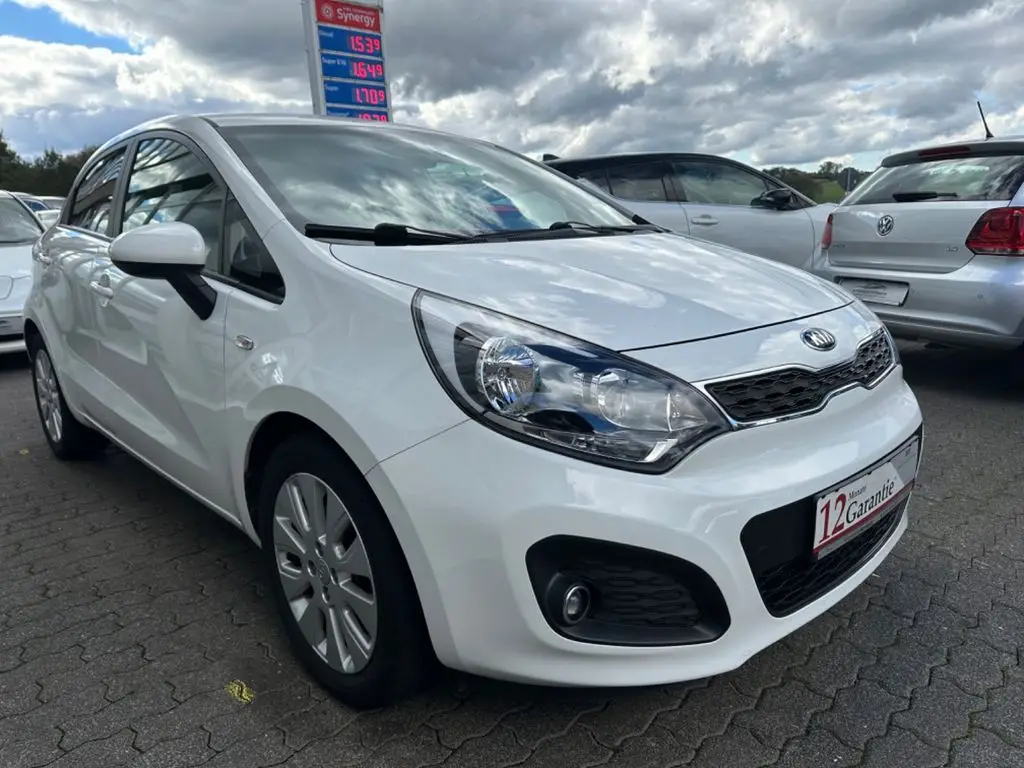 Photo 1 : Kia Rio 2015 Petrol