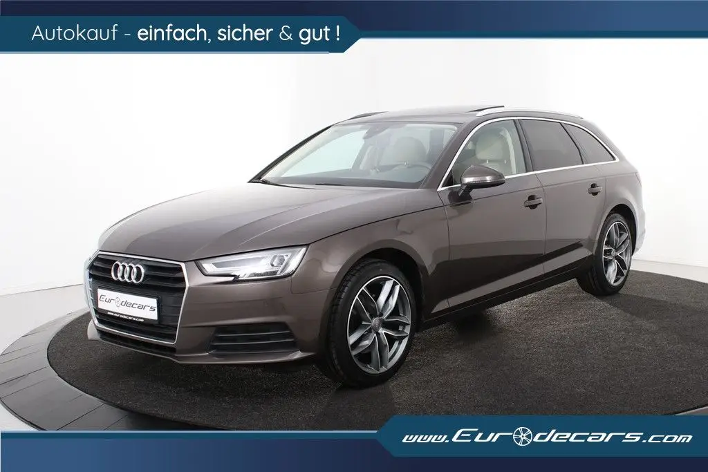 Photo 1 : Audi A4 2019 Essence