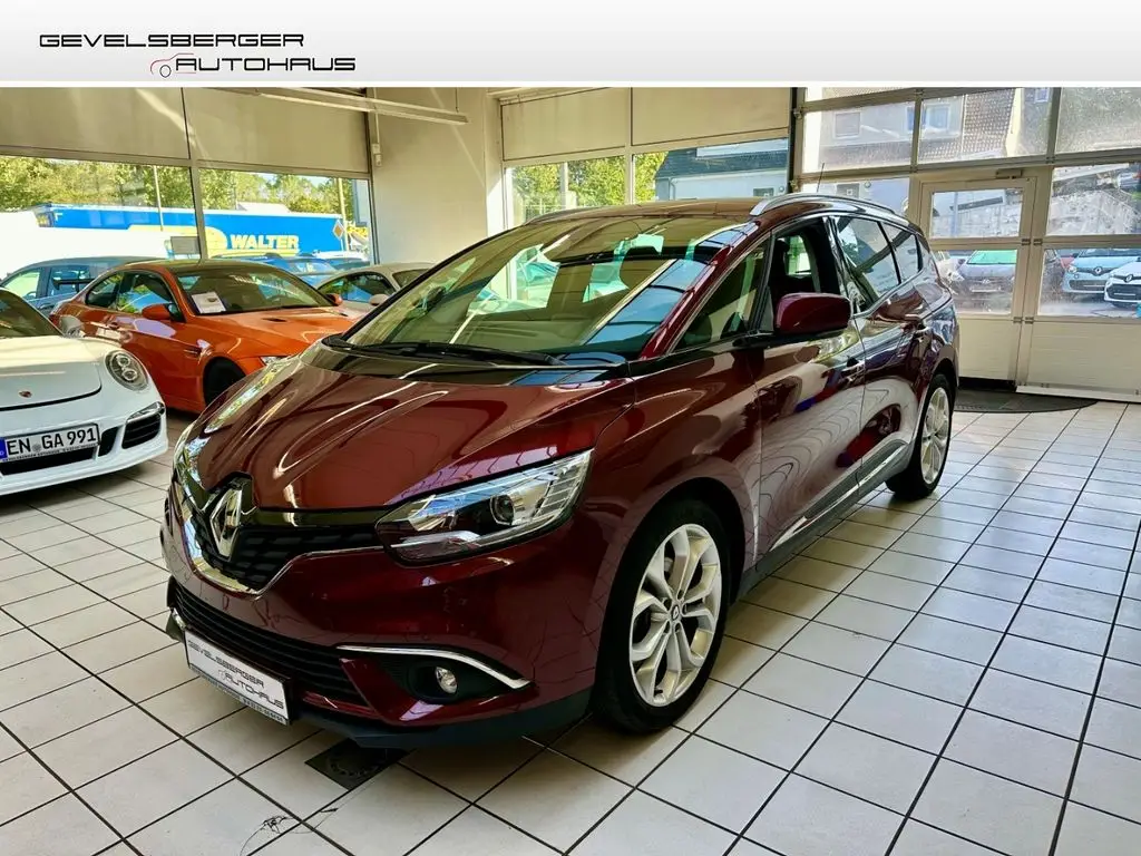 Photo 1 : Renault Grand Scenic 2017 Petrol