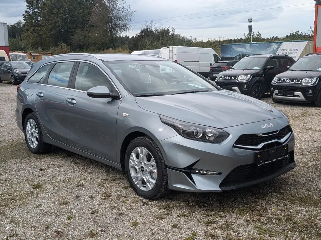 Photo 1 : Kia Ceed 2024 Petrol