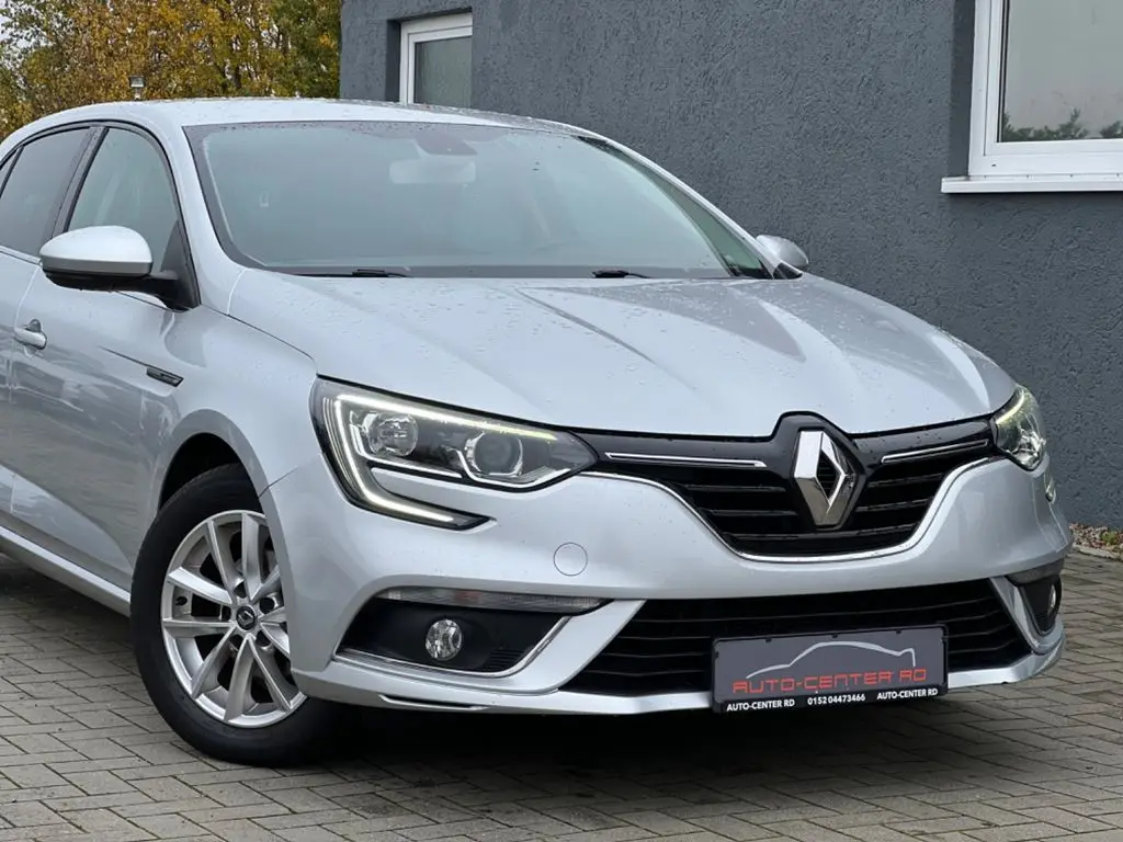 Photo 1 : Renault Megane 2016 Petrol