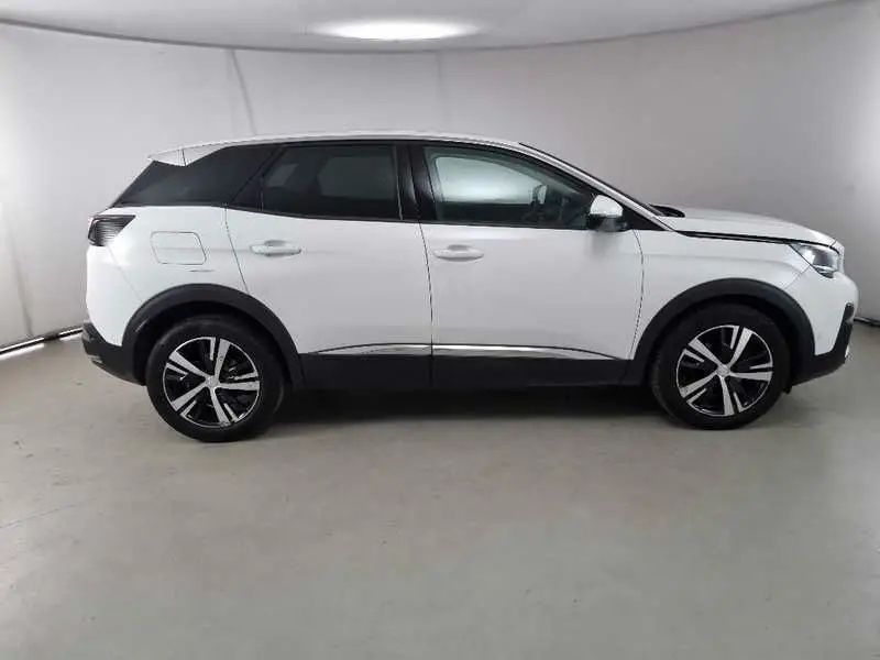 Photo 1 : Peugeot 3008 2019 Diesel