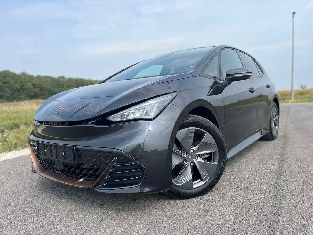 Photo 1 : Cupra Born 2022 Non renseigné