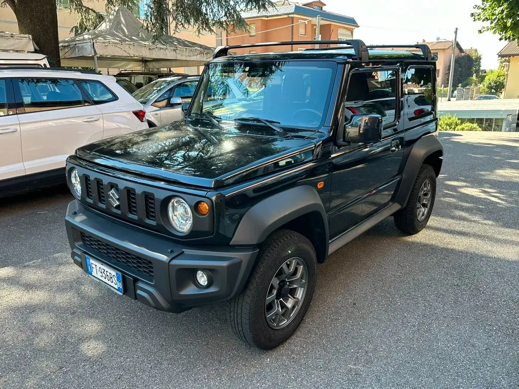 Photo 1 : Suzuki Jimny 2018 Petrol