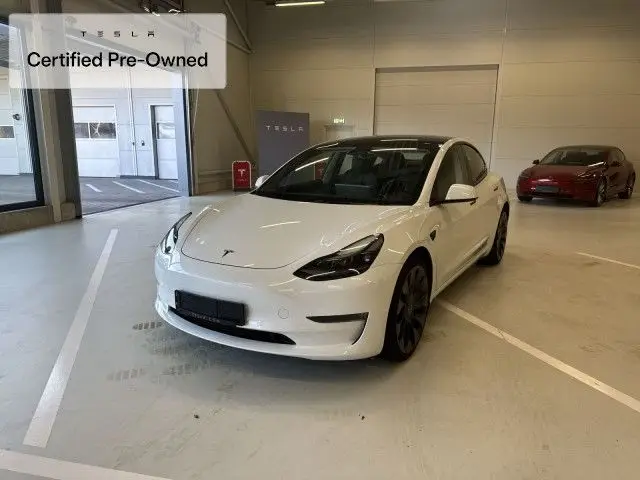 Photo 1 : Tesla Model 3 2021 Non renseigné