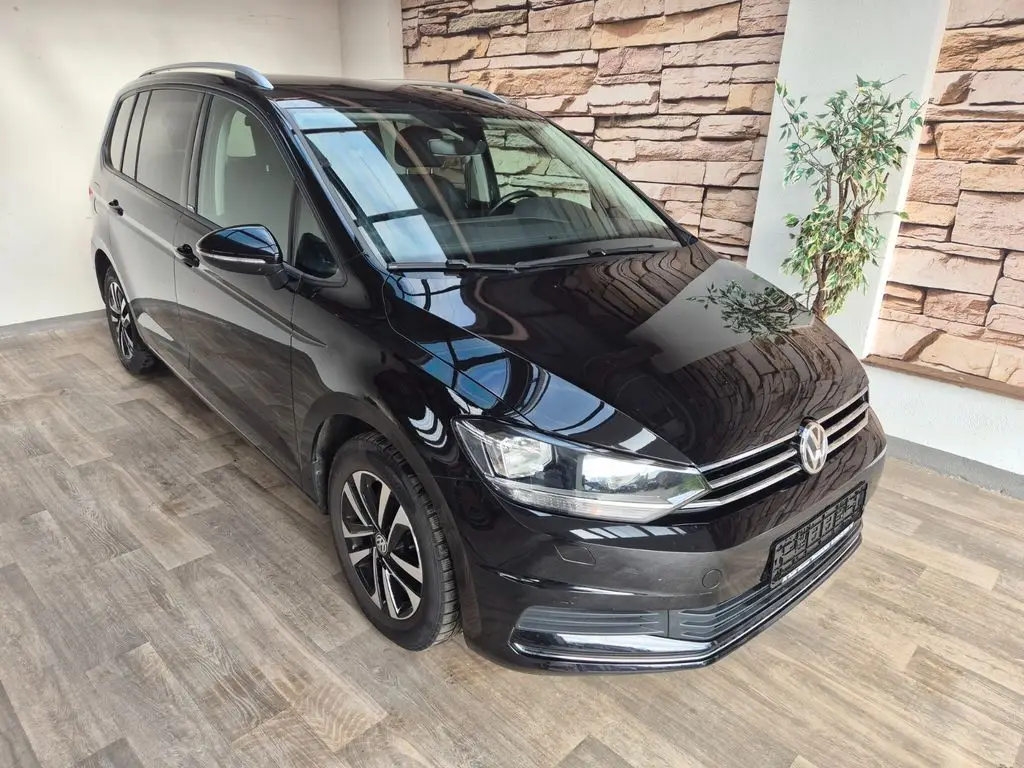 Photo 1 : Volkswagen Touran 2019 Essence