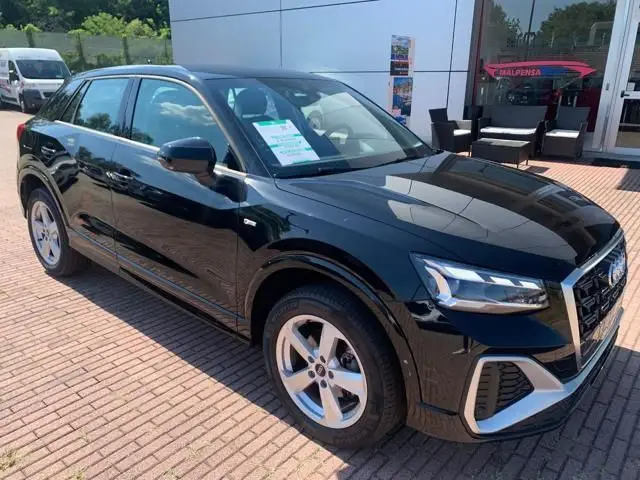 Photo 1 : Audi Q2 2021 Petrol