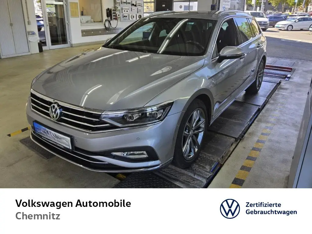 Photo 1 : Volkswagen Passat 2020 Diesel