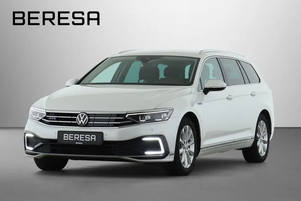 Photo 1 : Volkswagen Passat 2020 Hybrid