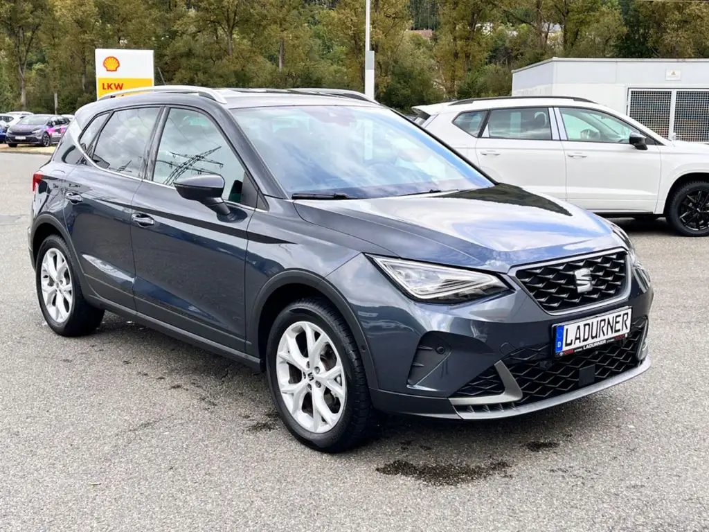 Photo 1 : Seat Arona 2024 Essence