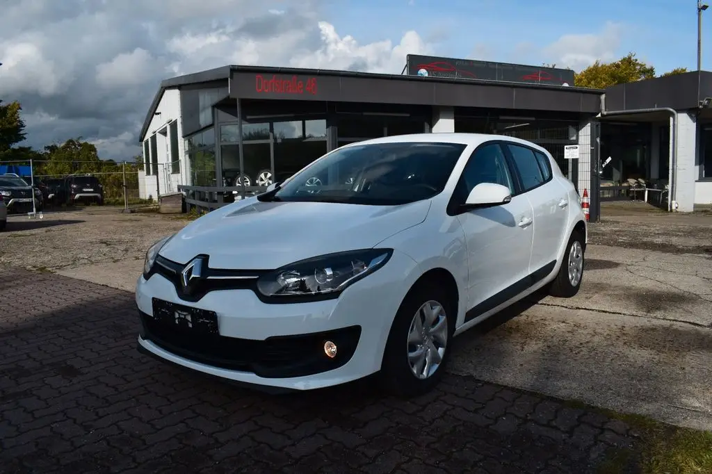 Photo 1 : Renault Megane 2015 Essence