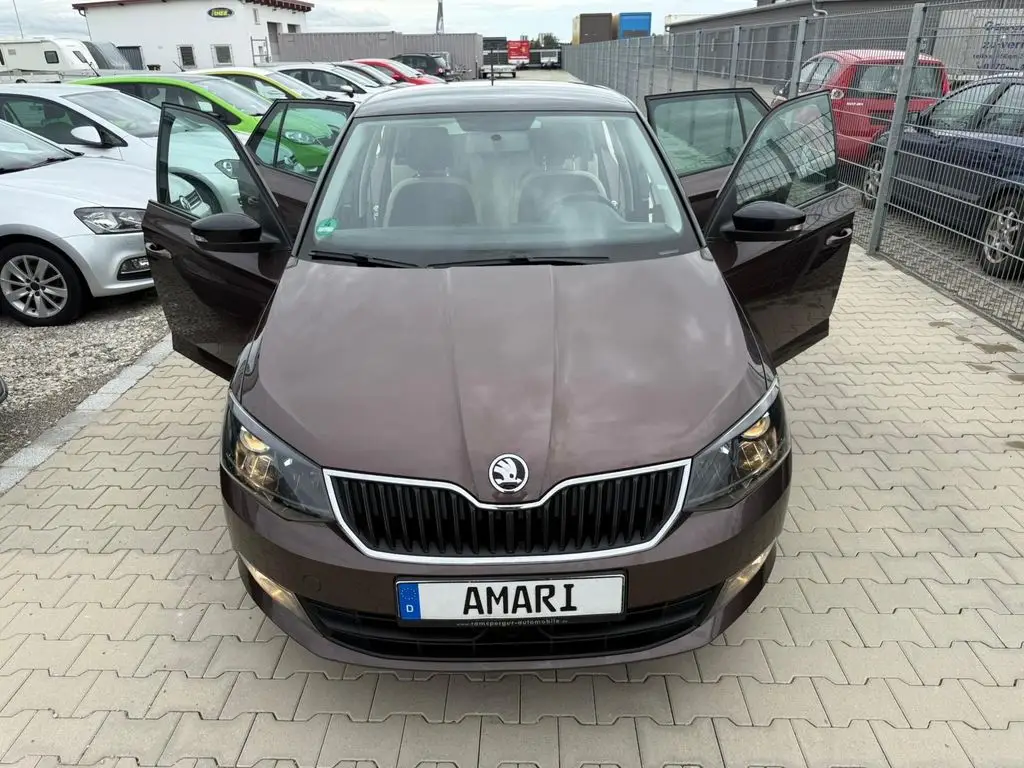 Photo 1 : Skoda Fabia 2015 Petrol