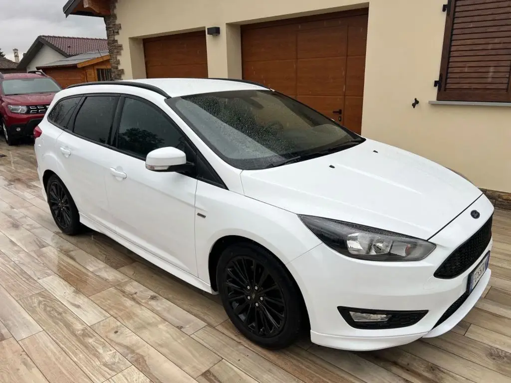 Photo 1 : Ford Focus 2016 Essence