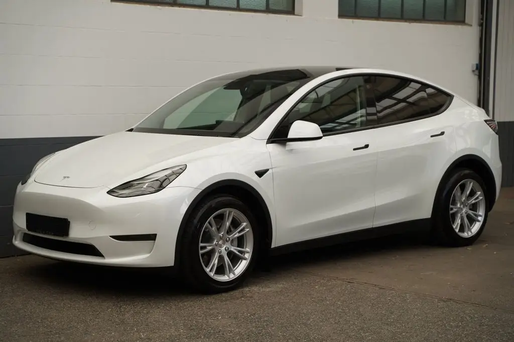 Photo 1 : Tesla Model Y 2023 Not specified