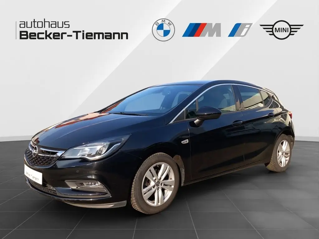 Photo 1 : Opel Astra 2016 Petrol