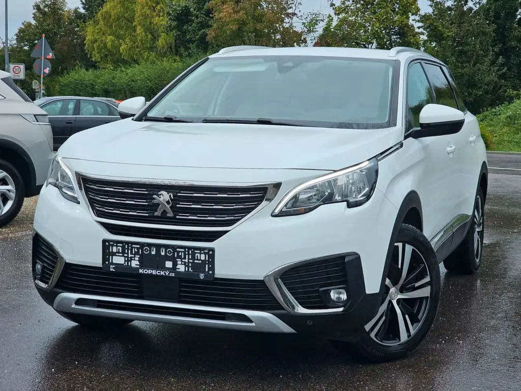 Photo 1 : Peugeot 5008 2020 Essence