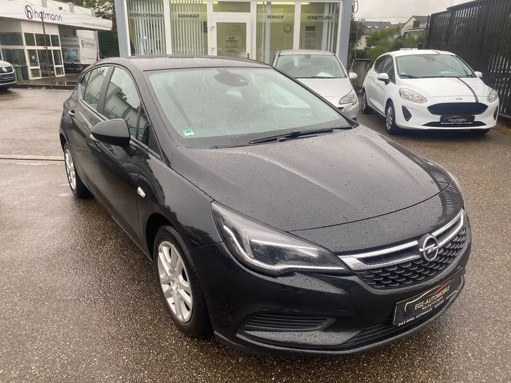 Photo 1 : Opel Astra 2016 Petrol