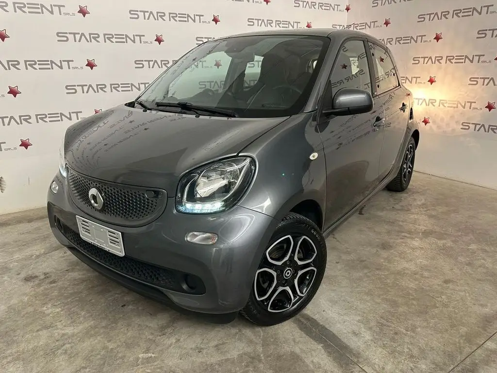 Photo 1 : Smart Forfour 2018 Petrol