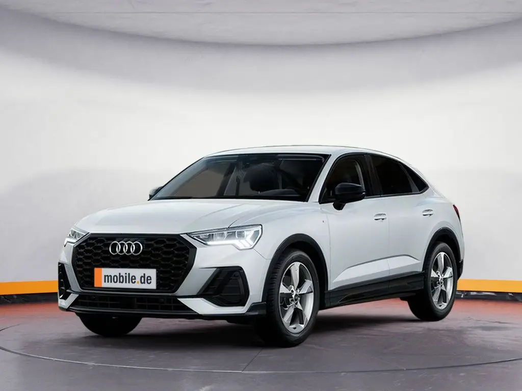 Photo 1 : Audi Q3 2024 Petrol