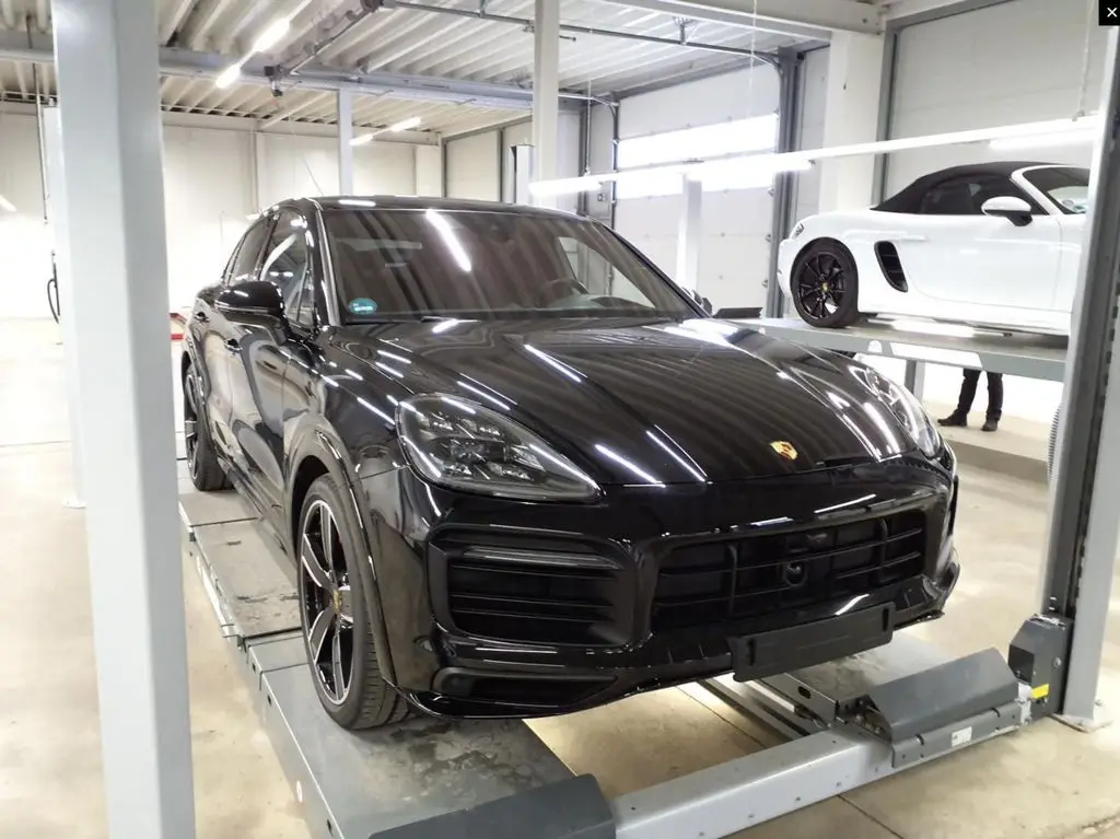 Photo 1 : Porsche Cayenne 2023 Essence