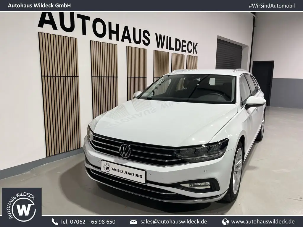 Photo 1 : Volkswagen Passat 2024 Petrol