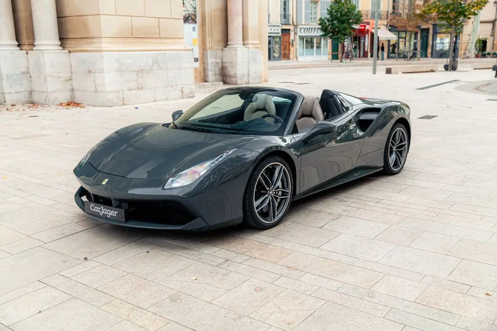 Photo 1 : Ferrari 488 2017 Essence