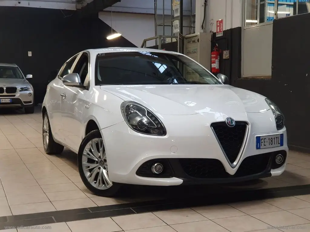 Photo 1 : Alfa Romeo Giulietta 2016 Essence