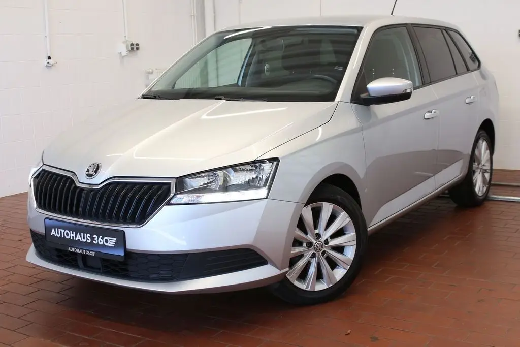 Photo 1 : Skoda Fabia 2020 Petrol