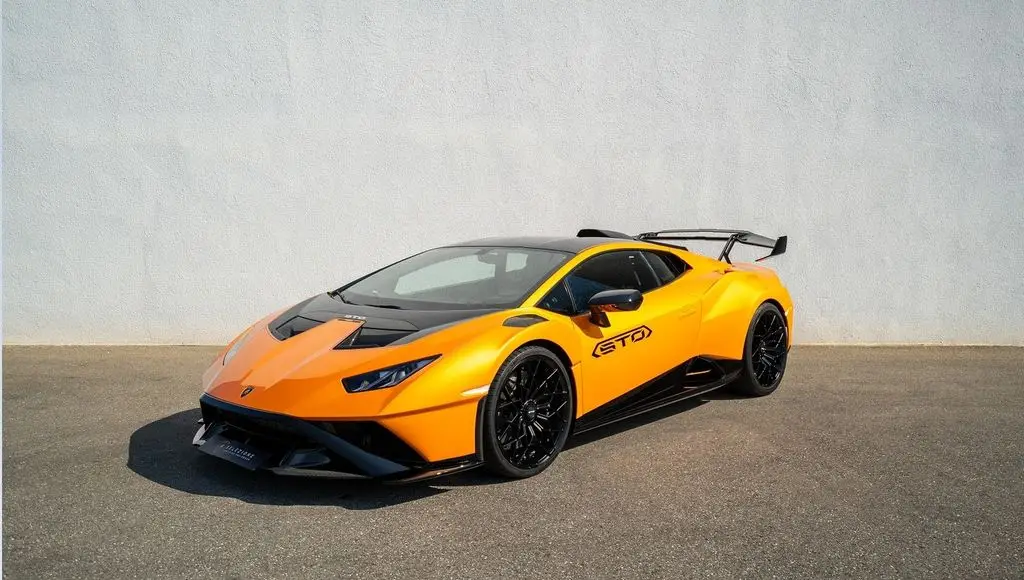 Photo 1 : Lamborghini Huracan 2024 Essence