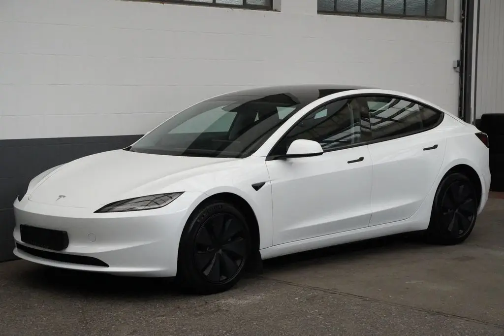 Photo 1 : Tesla Model 3 2023 Non renseigné