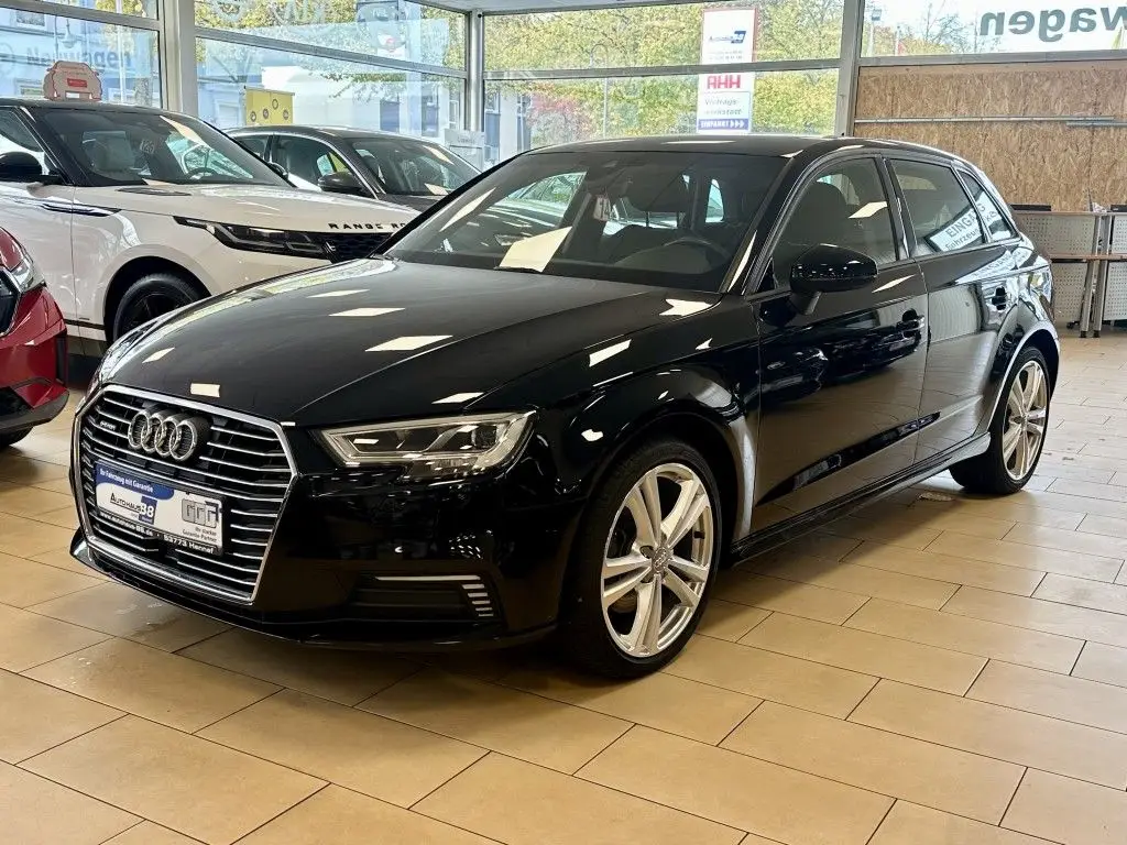 Photo 1 : Audi A3 2020 Petrol