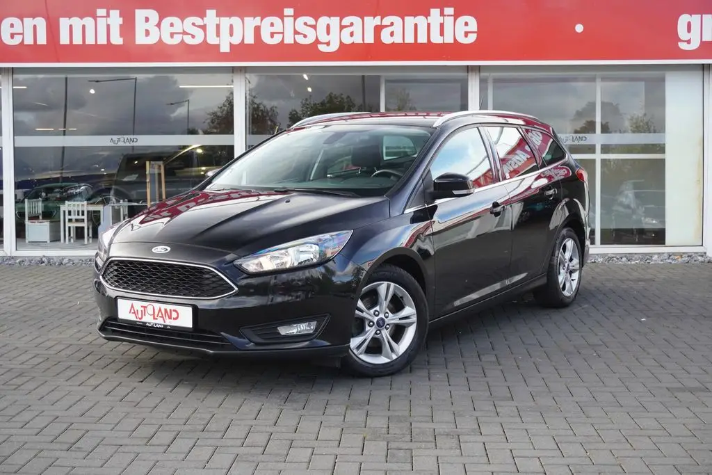 Photo 1 : Ford Focus 2015 Petrol