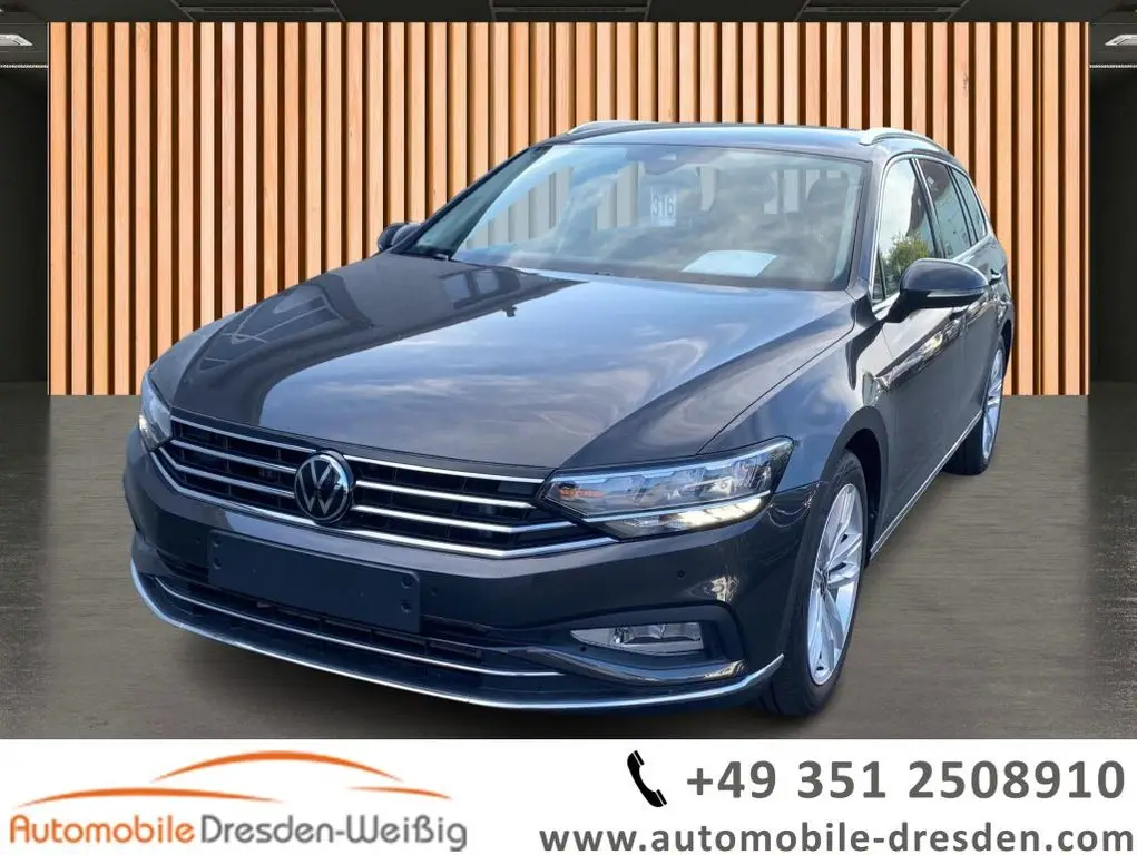 Photo 1 : Volkswagen Passat 2023 Essence