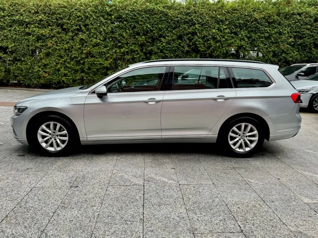 Photo 1 : Volkswagen Passat 2020 Petrol