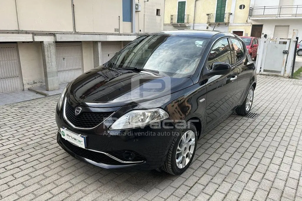 Photo 1 : Lancia Ypsilon 2016 Essence