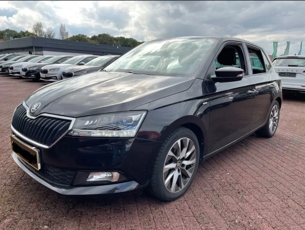 Photo 1 : Skoda Fabia 2021 Petrol