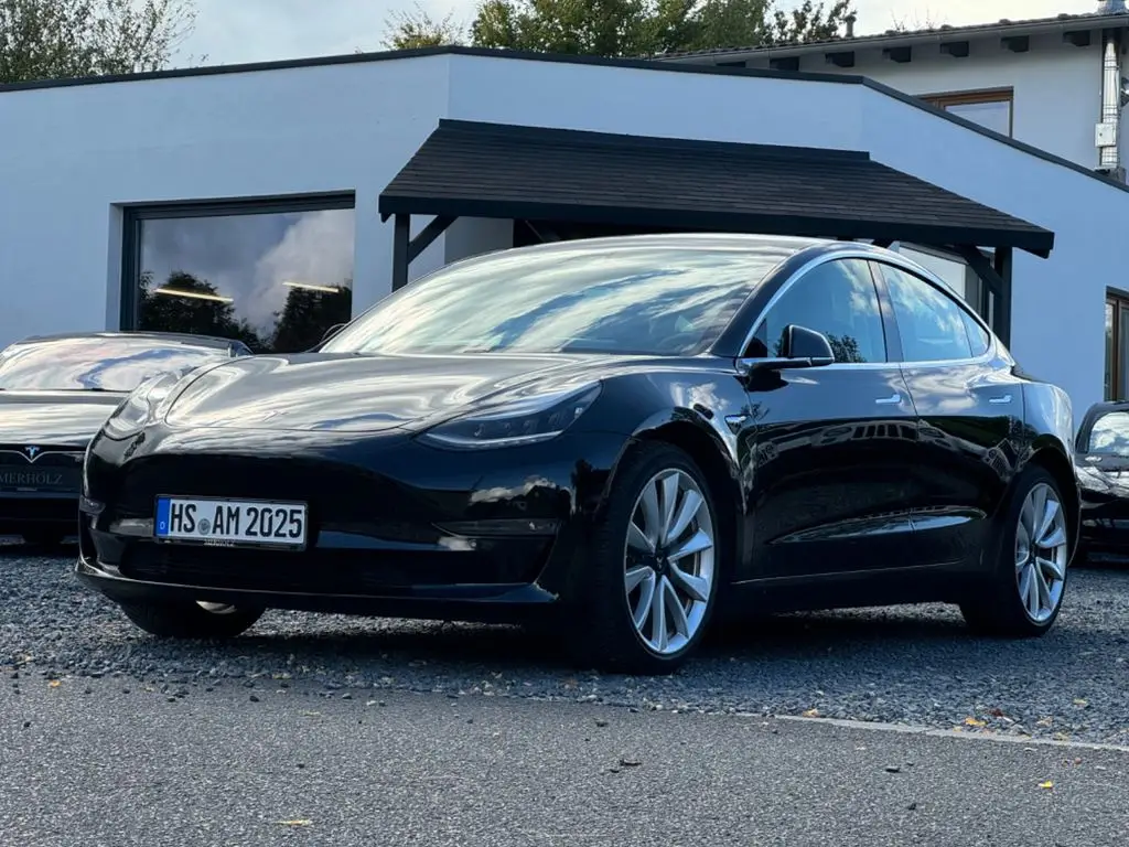 Photo 1 : Tesla Model 3 2019 Non renseigné