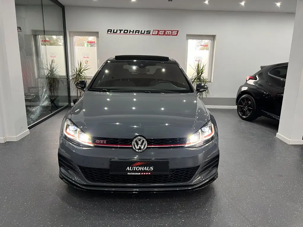 Photo 1 : Volkswagen Golf 2019 Essence