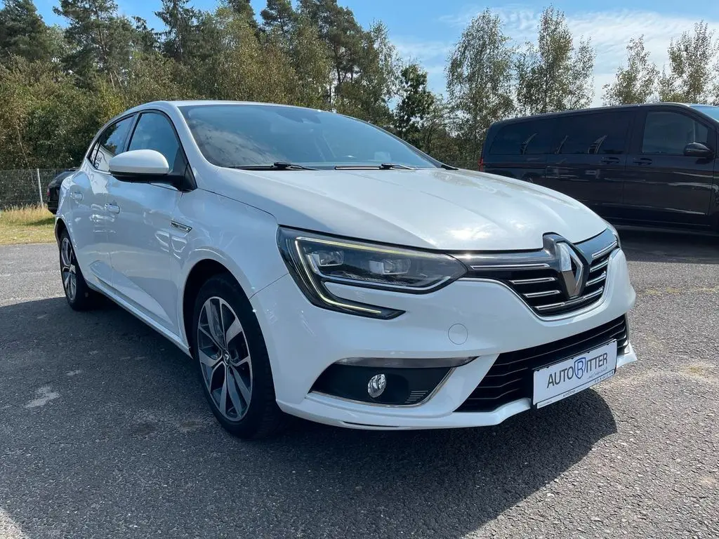 Photo 1 : Renault Megane 2017 Petrol