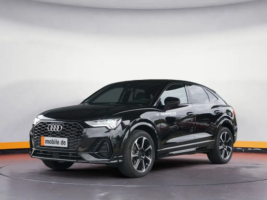 Photo 1 : Audi Q3 2023 Essence