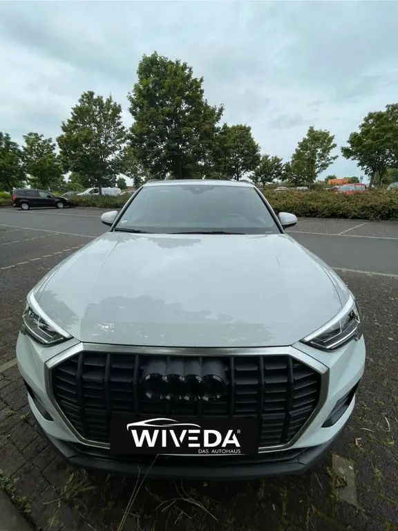 Photo 1 : Audi Q3 2019 Petrol