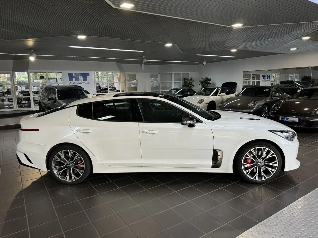 Photo 1 : Kia Stinger 2018 Essence