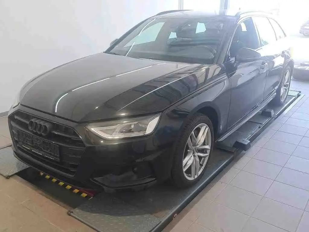 Photo 1 : Audi A4 2020 Diesel