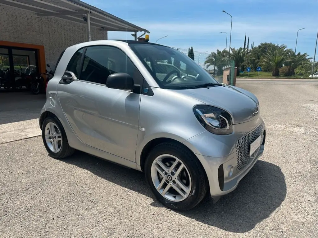 Photo 1 : Smart Fortwo 2021 Non renseigné