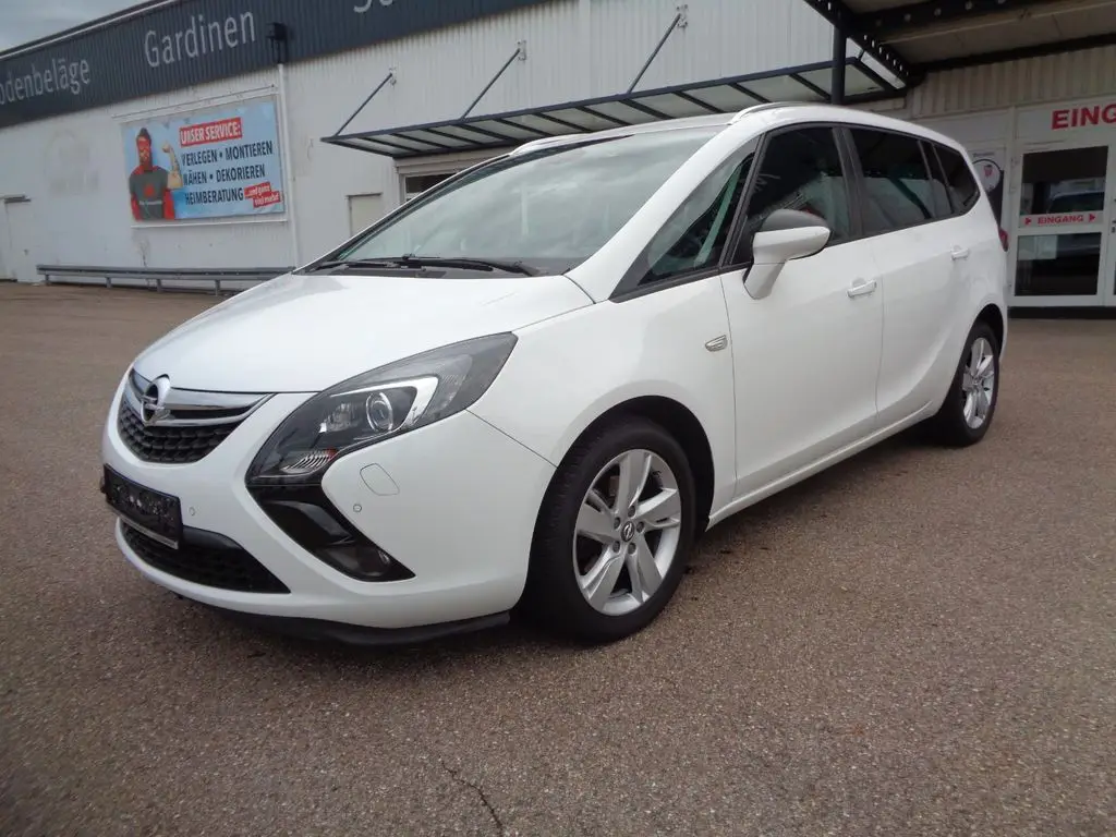 Photo 1 : Opel Zafira 2014 Petrol